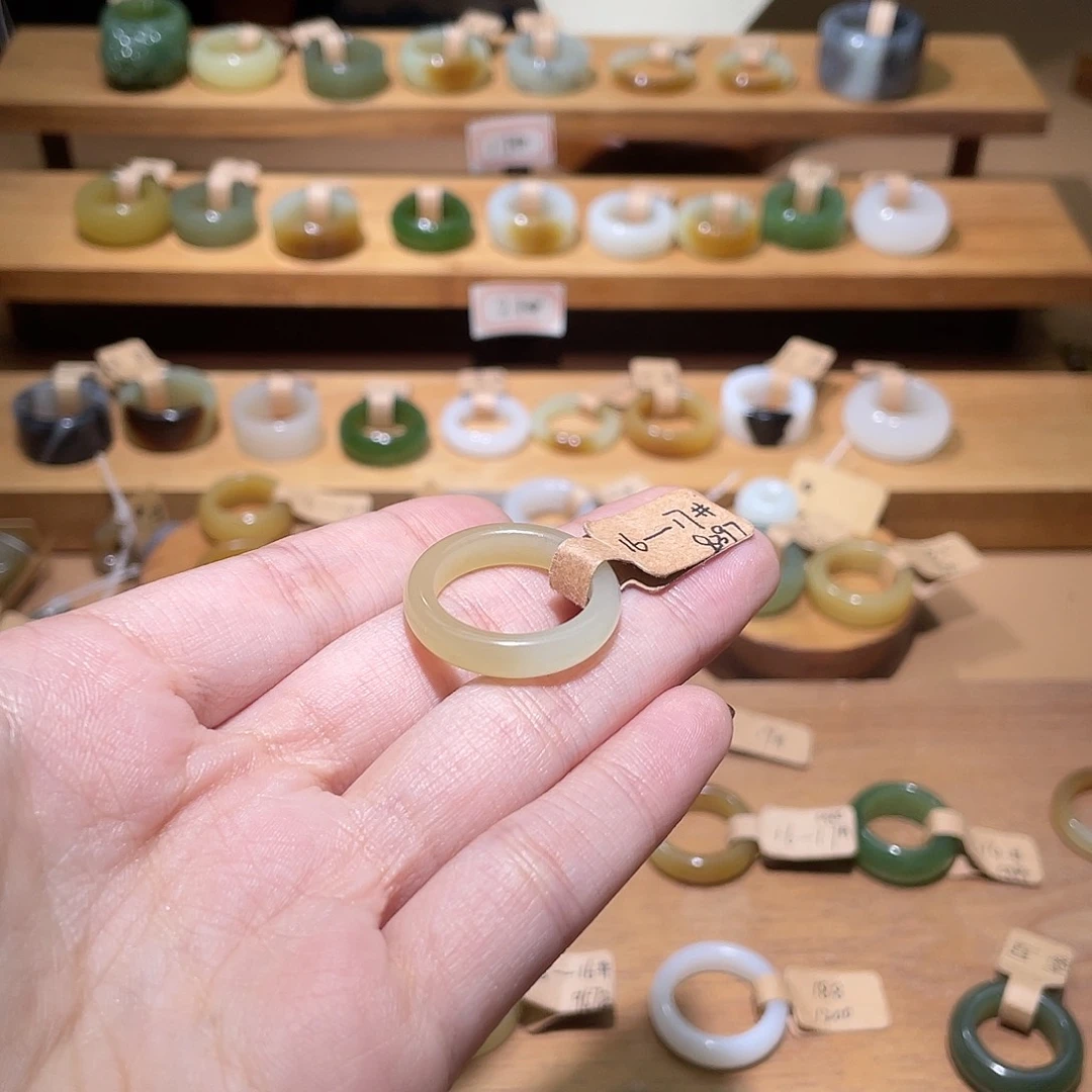 J***熹和田玉未镶嵌戒指17.7