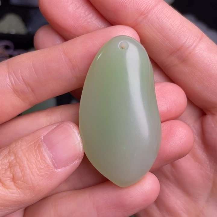 和田玉颈饰未镶嵌小****?