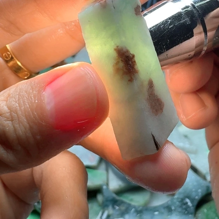 翡翠未镶嵌颈饰58446