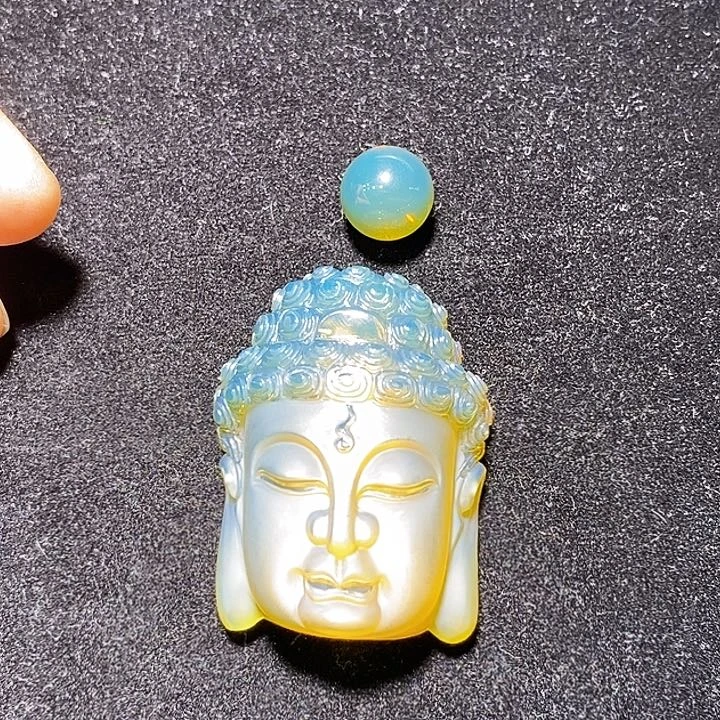 未镶嵌颈饰琥珀万**云一