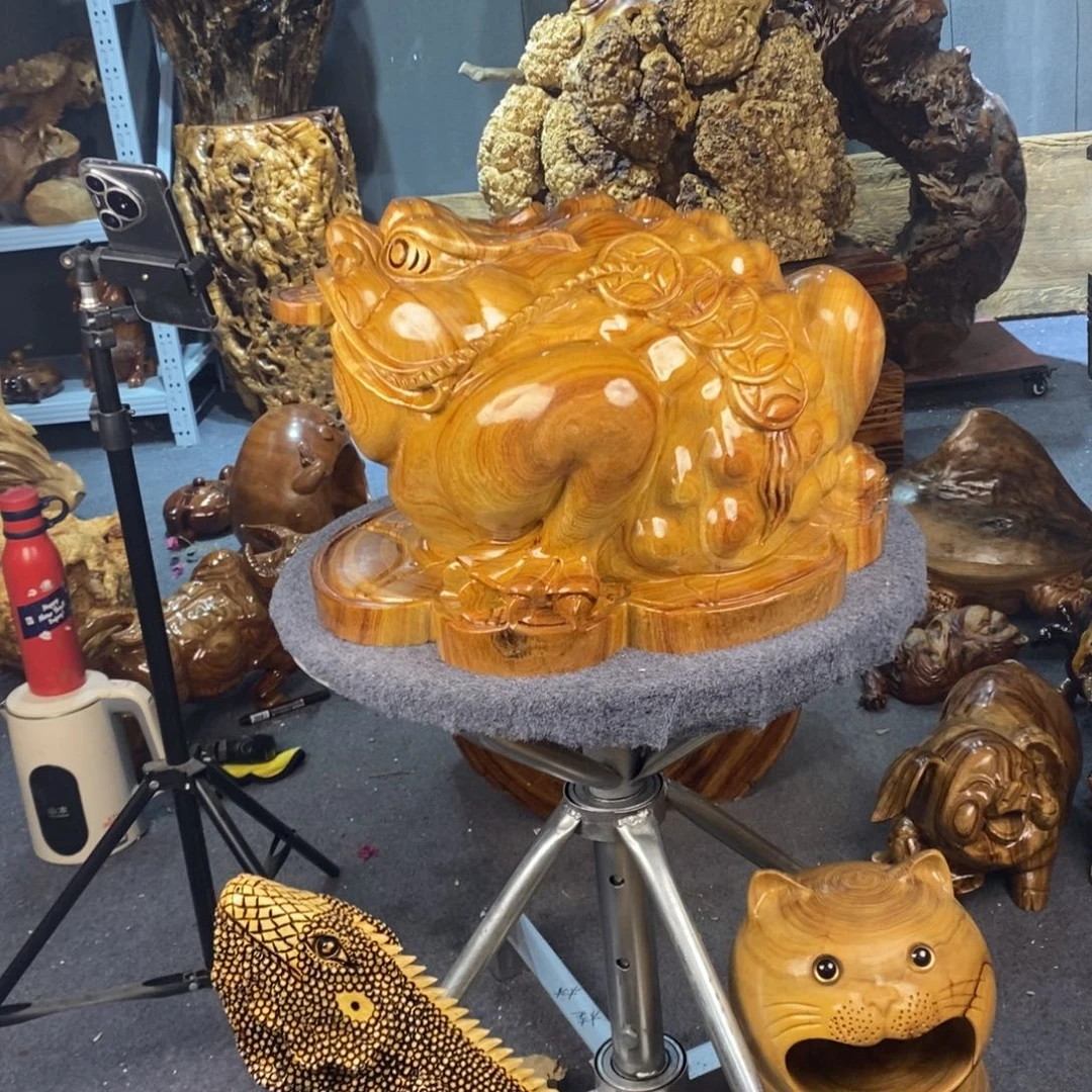 拾***店木木雕摆件香樟木金蟾