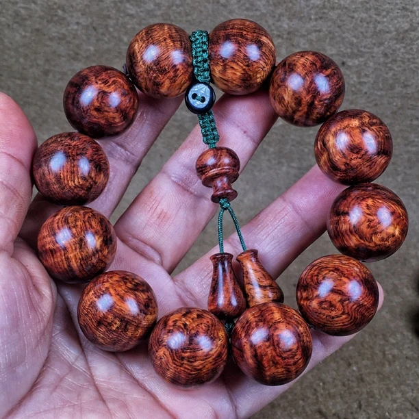 海黄油梨千年老料规格2.0 虎皮纹水波无胶蜡重量57. 克