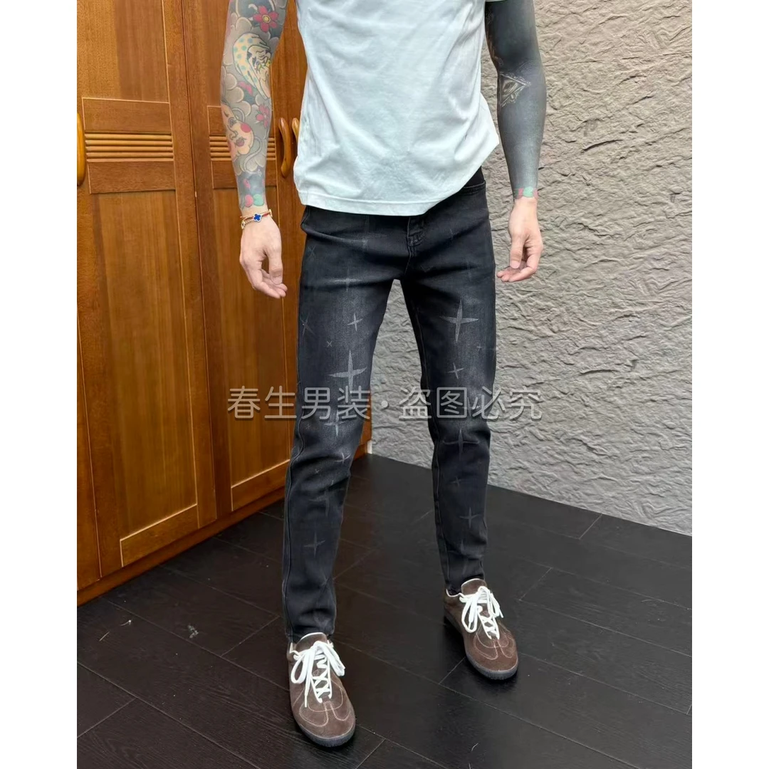 2025秋冬新品时尚休闲百搭修身印花男士黑灰色牛仔裤6320