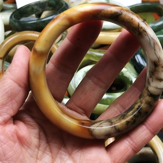 蛇纹石玉手镯未镶嵌叶*