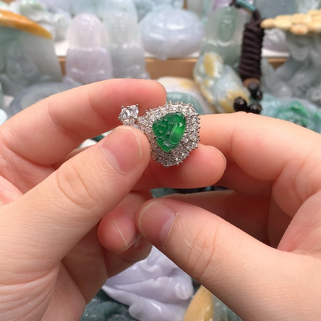 吊坠(不含链)未镶嵌翡翠