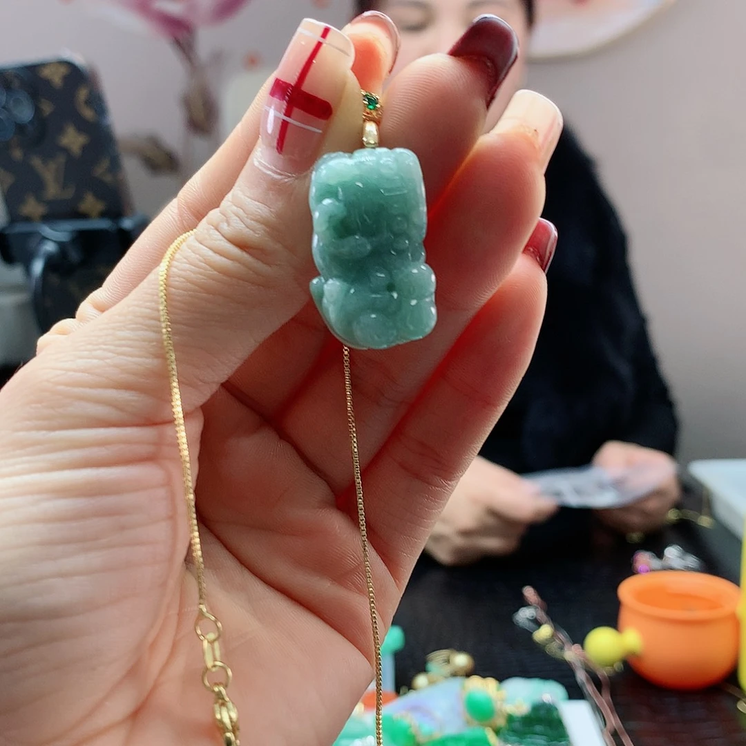 【闪购商品】翡翠吊坠(赠链)合金