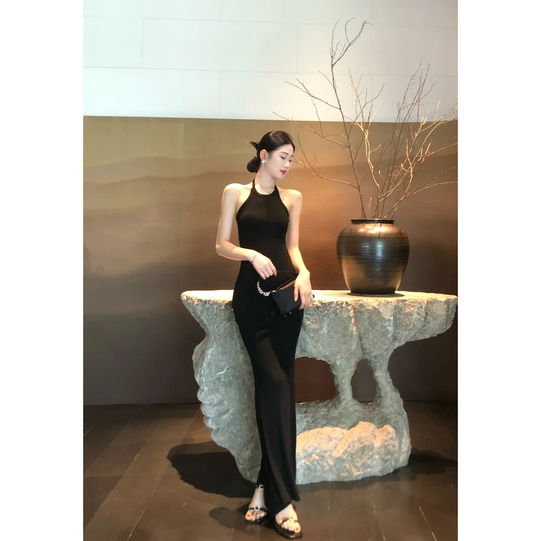 【追击心跳】挂脖露背气质显瘦小众连衣裙