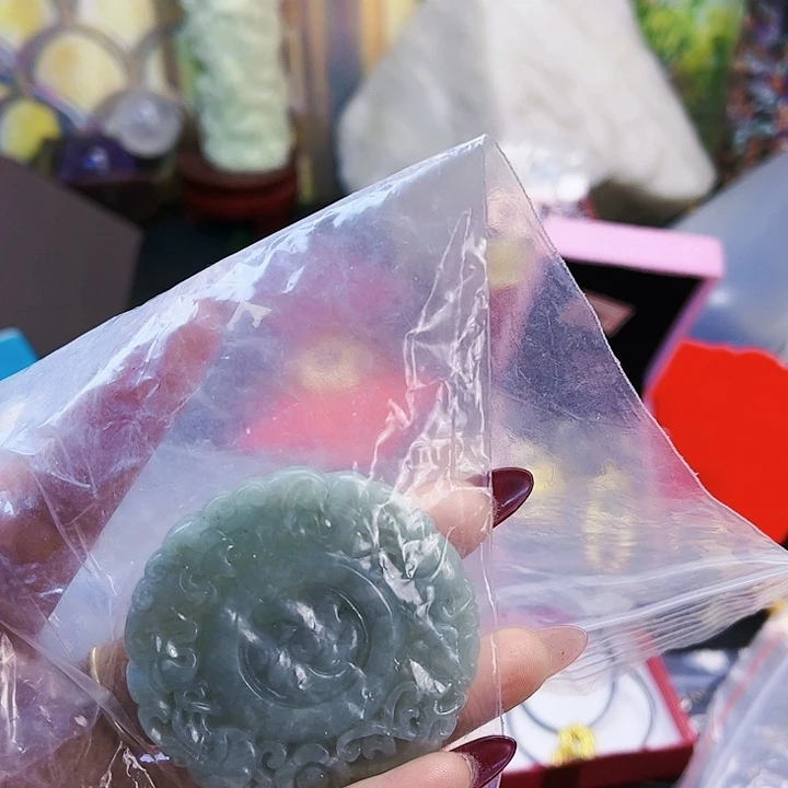 翡翠颈饰未镶嵌蛋*妈