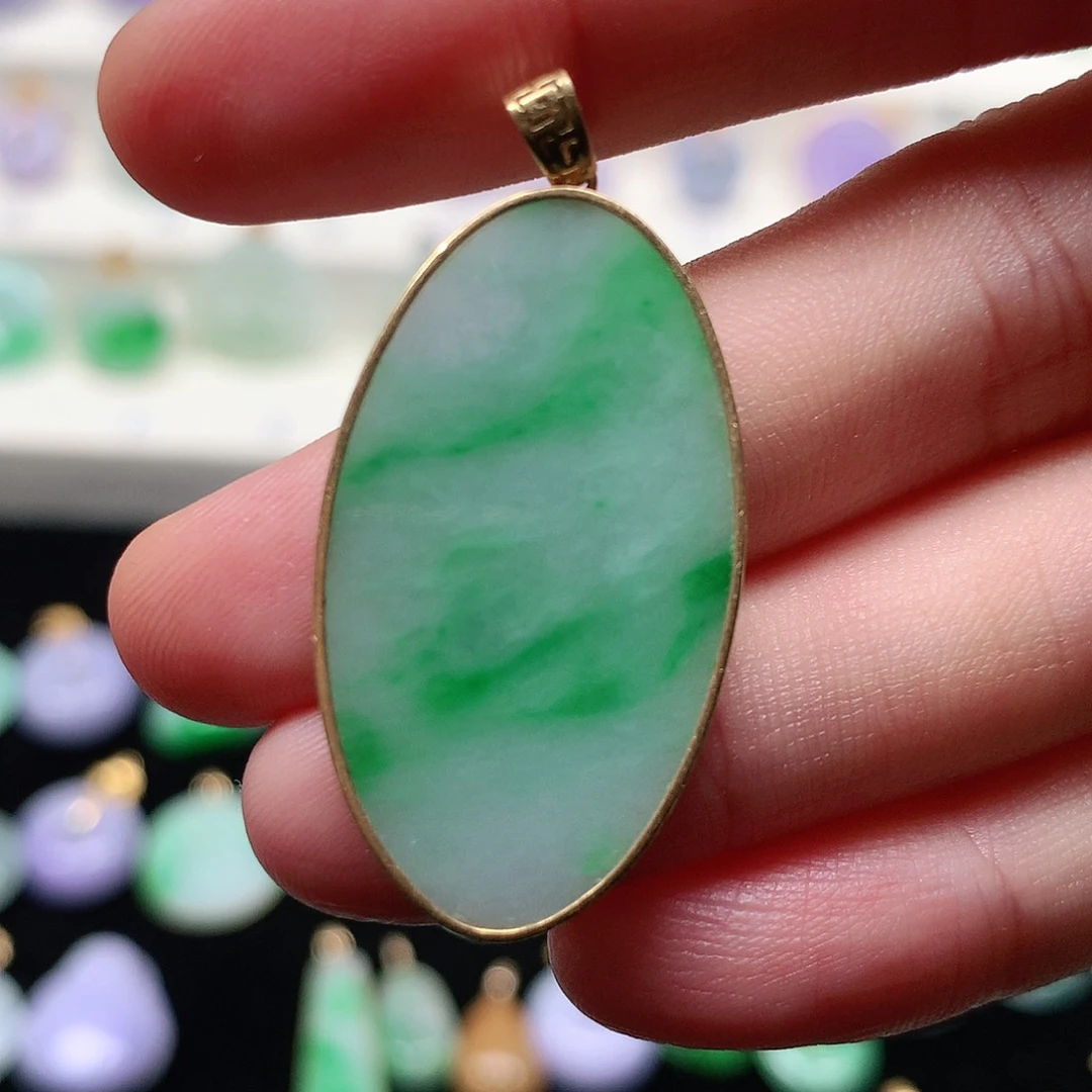 颈饰18K金镶嵌翡翠翡翠吊坠