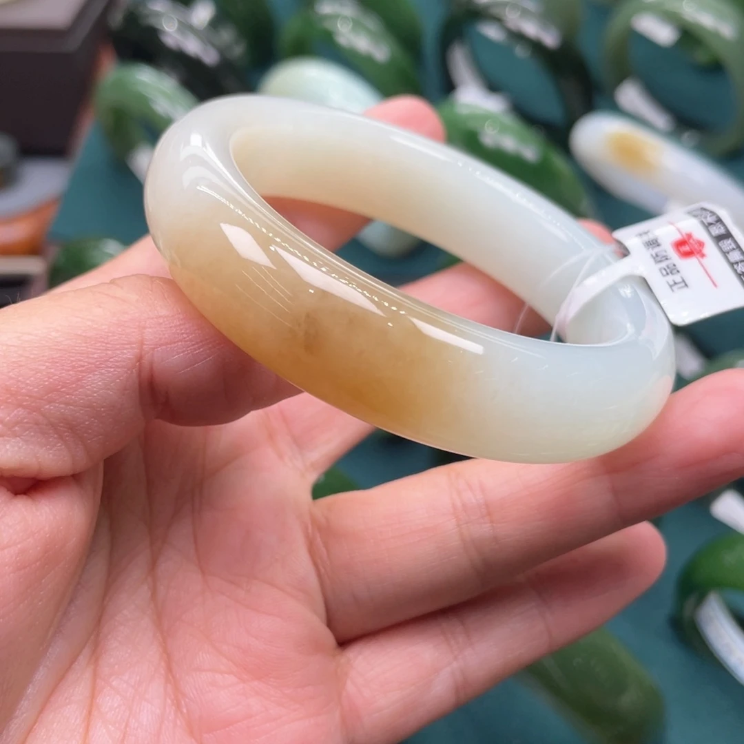 未镶嵌手镯和田玉（糖玉）