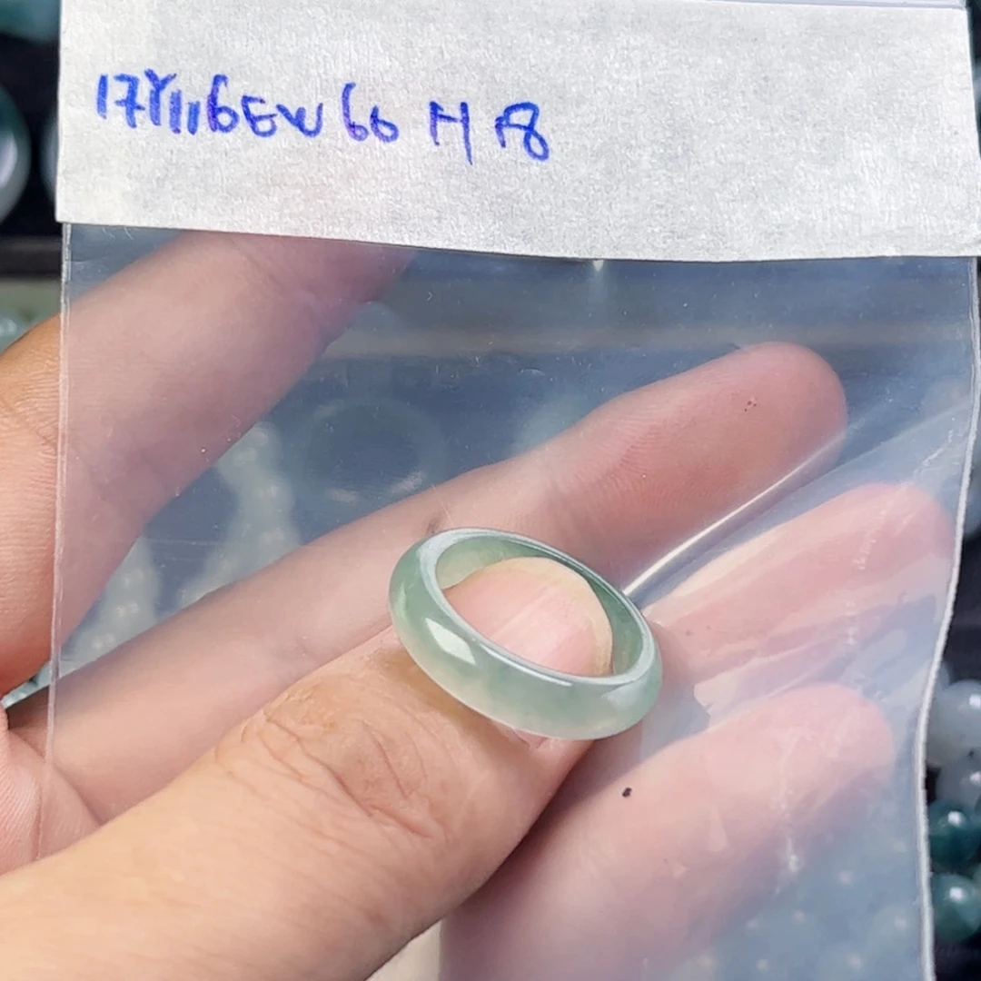 定制翡翠未镶嵌?**.戒