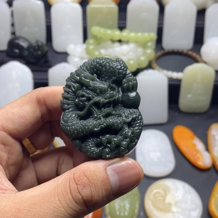 未镶嵌和田玉挂件