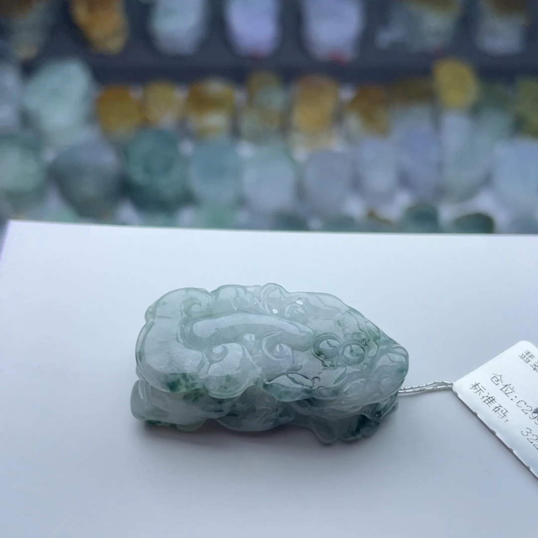 翡翠颈饰未镶嵌貔貅