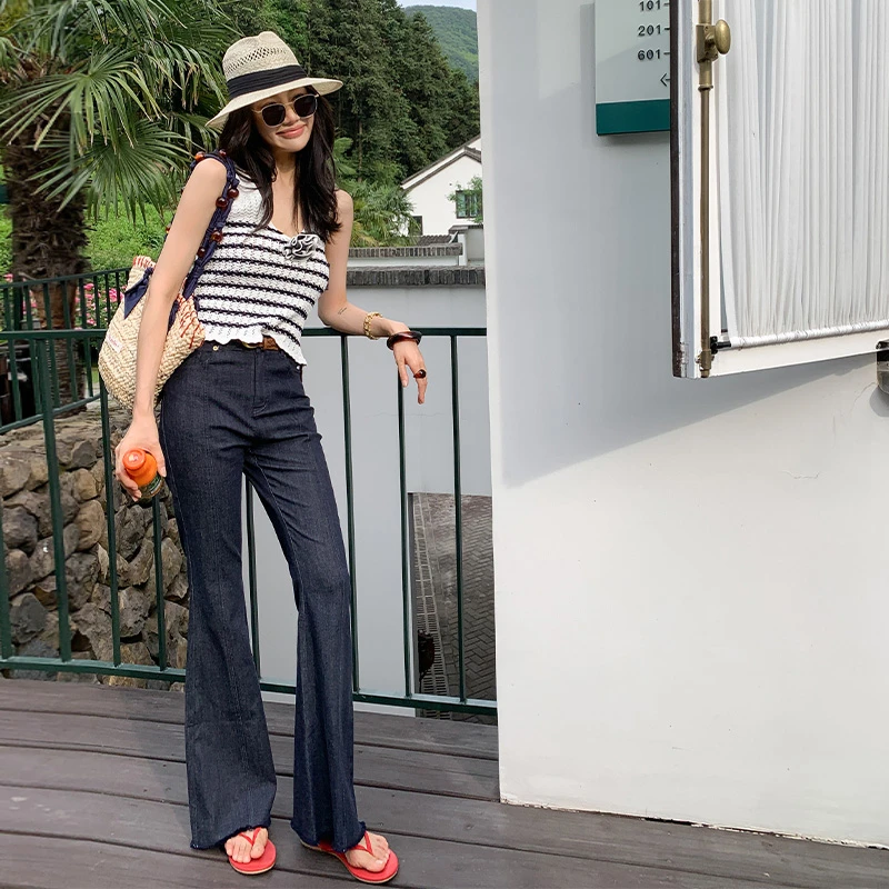 【ALONE SAVOR】龍喜儿 腿精5.0 休闲显瘦微喇修身显瘦牛仔裤J255