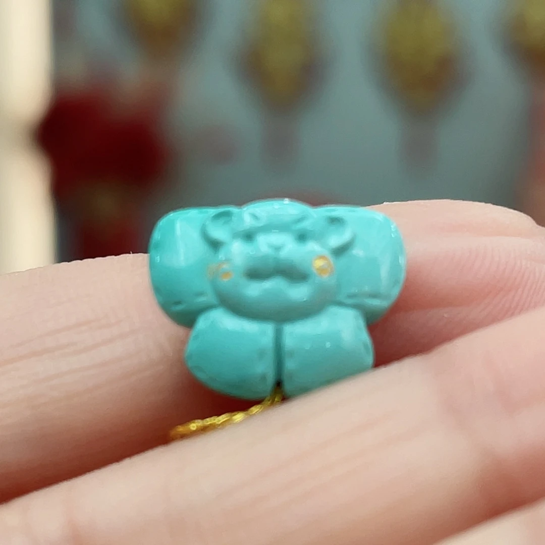 绿松石颈饰未镶嵌