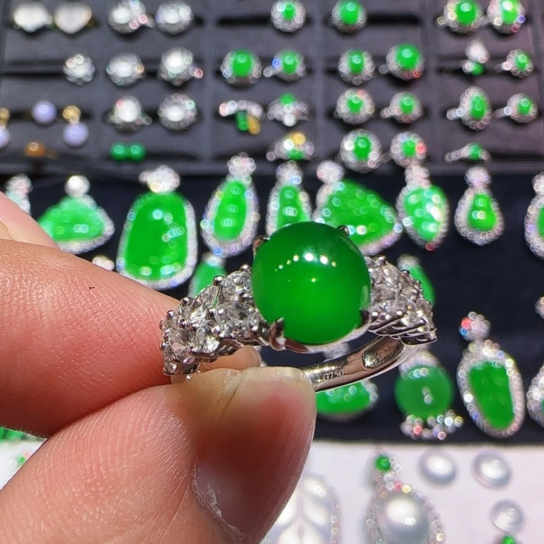 翡翠18K金镶嵌戒指