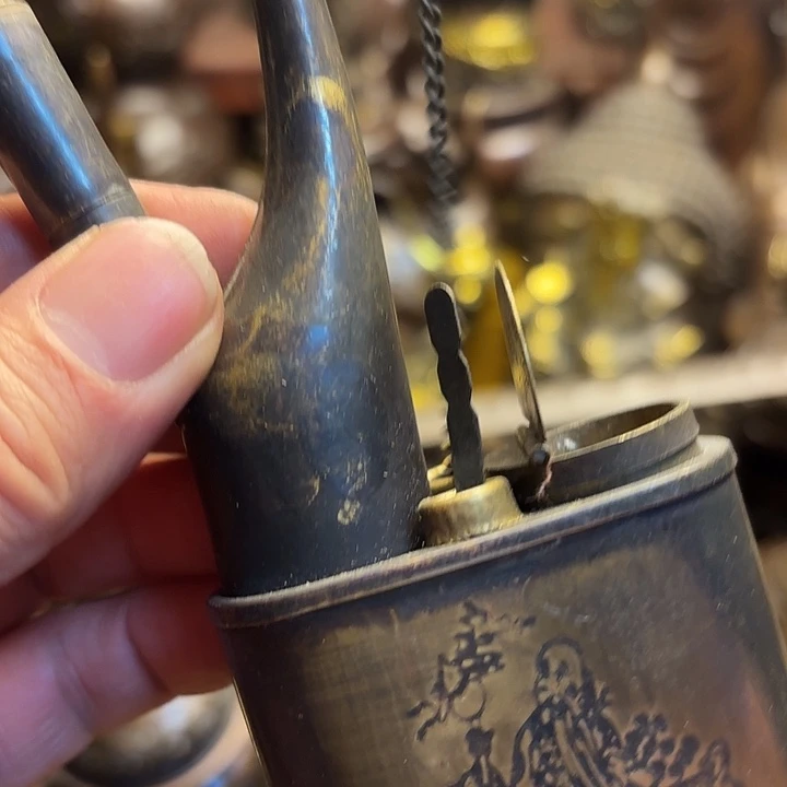 铜器摆件。   点击下单