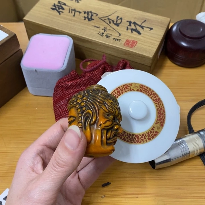 瓷片哈中古工艺品一件