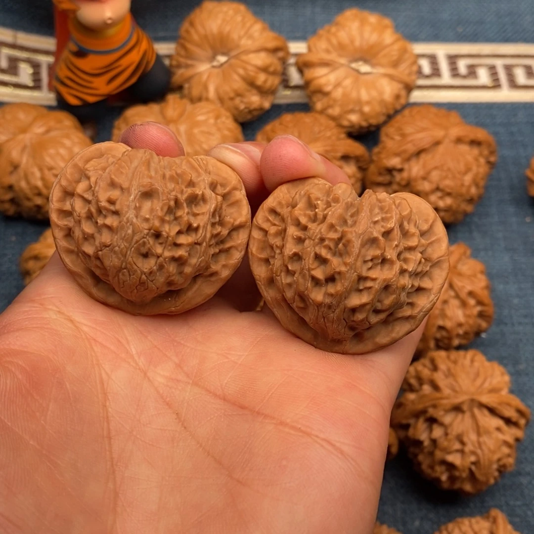 文玩核桃把件40全品桃心宫灯