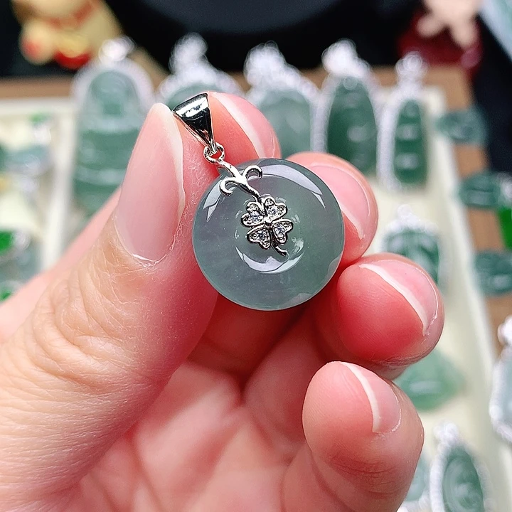 颈饰未镶嵌翡翠吊坠