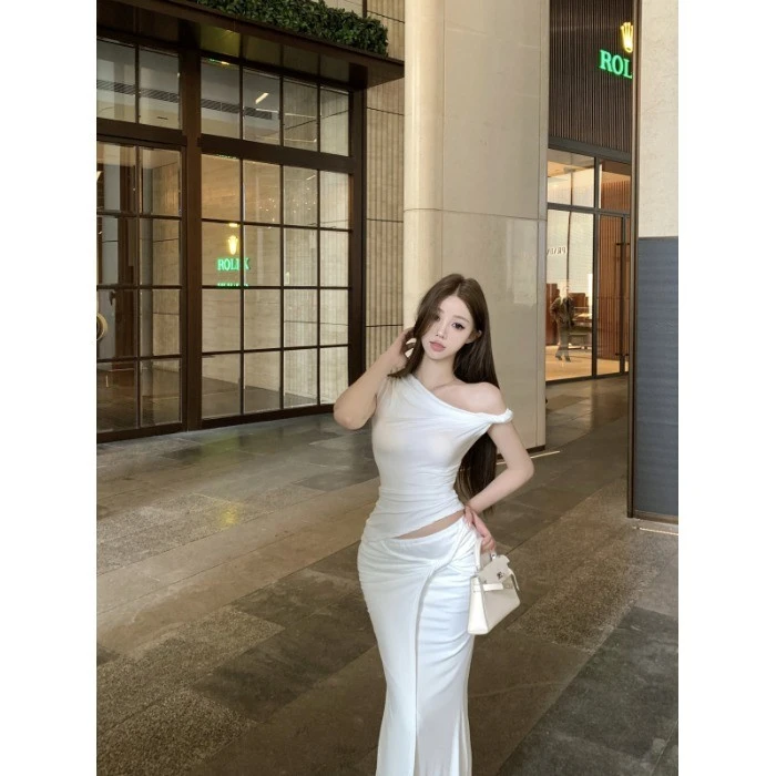 设计感纯欲白色斜肩无袖T恤女夏季套装扭结鱼尾包臀半身裙两件套