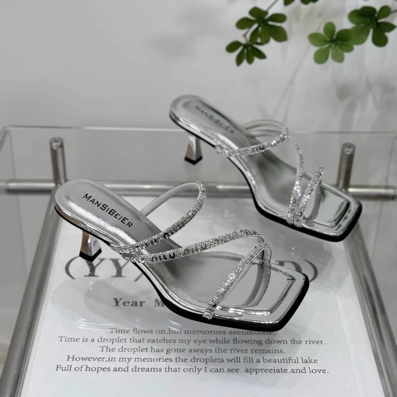 啄木鸟法式方头细跟凉拖鞋女夏2025新款仙女风水钻露趾高跟一字拖