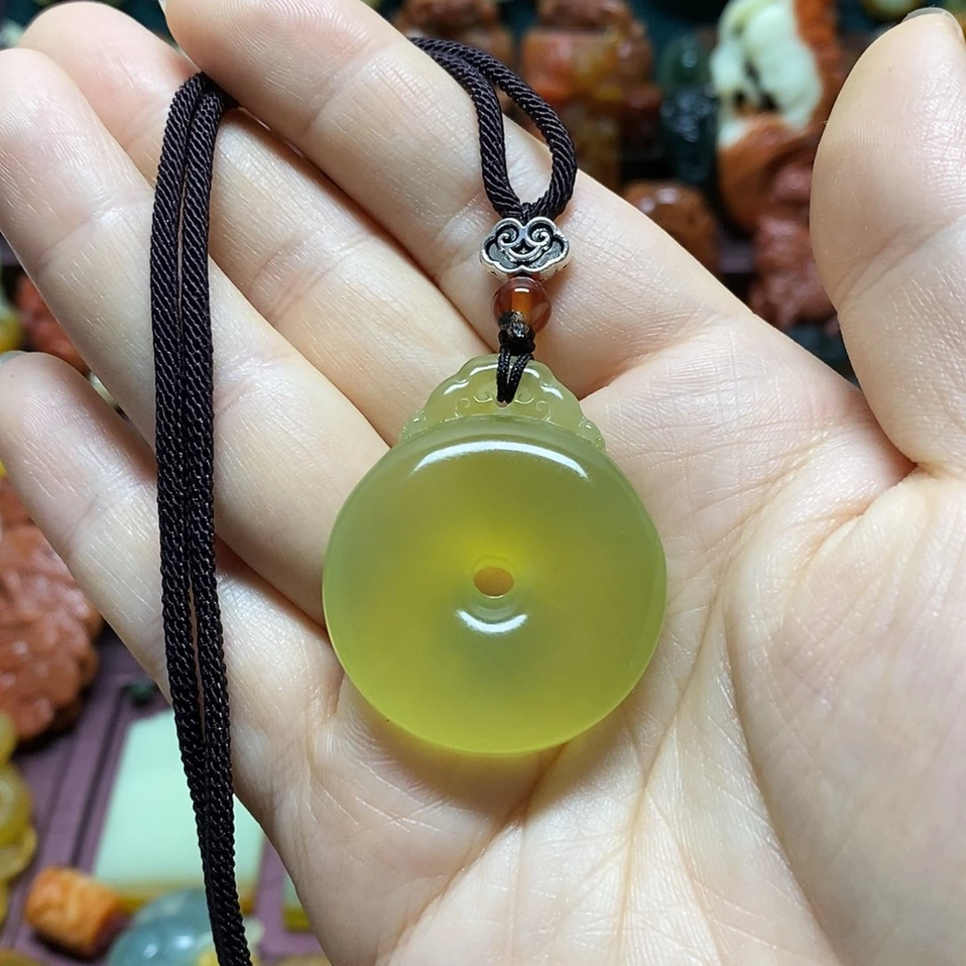 岫玉未镶嵌吊坠(赠链)