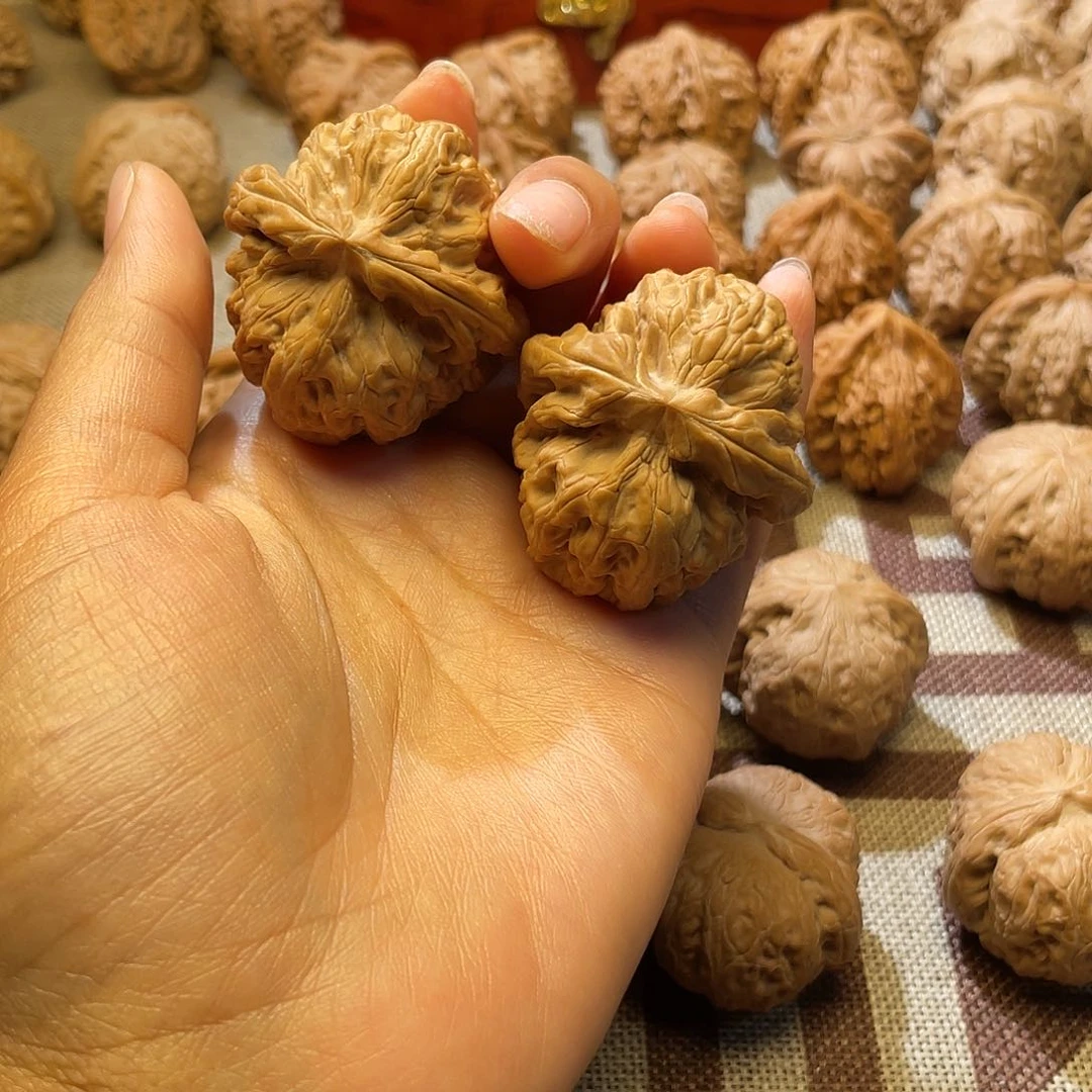 文玩核桃把件?****?红锦鲤