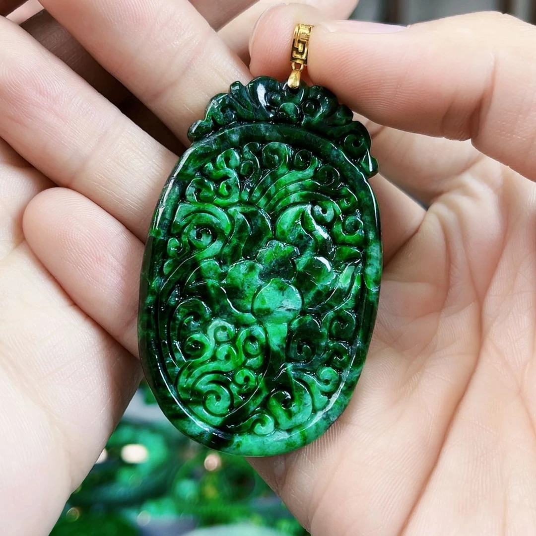 翡翠颈饰18K金镶嵌吊坠多样性