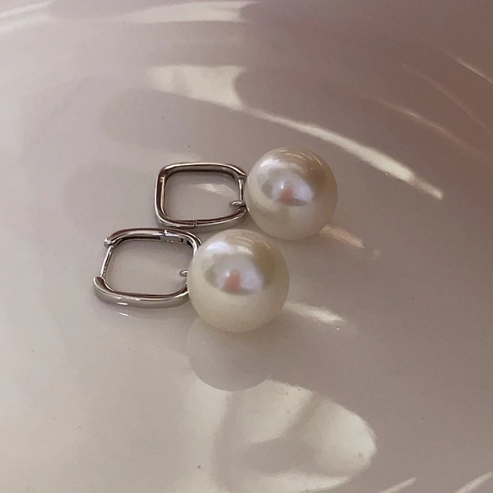 淡水珍珠银S925镶嵌耳饰
