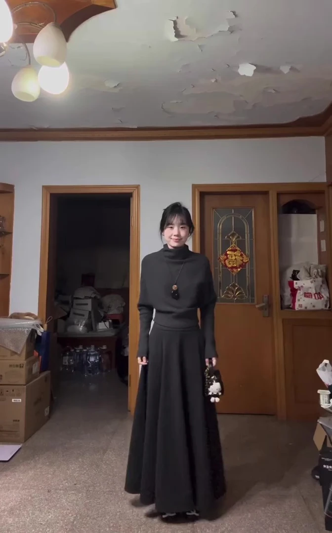 【相拥】秋冬甜美气质高级感披肩针织上衣减龄显瘦大裙摆半身裙套装