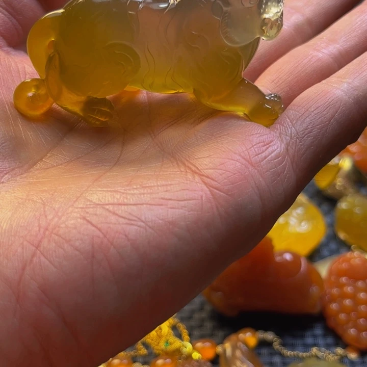 禾***庄石英质玉未镶嵌旦面