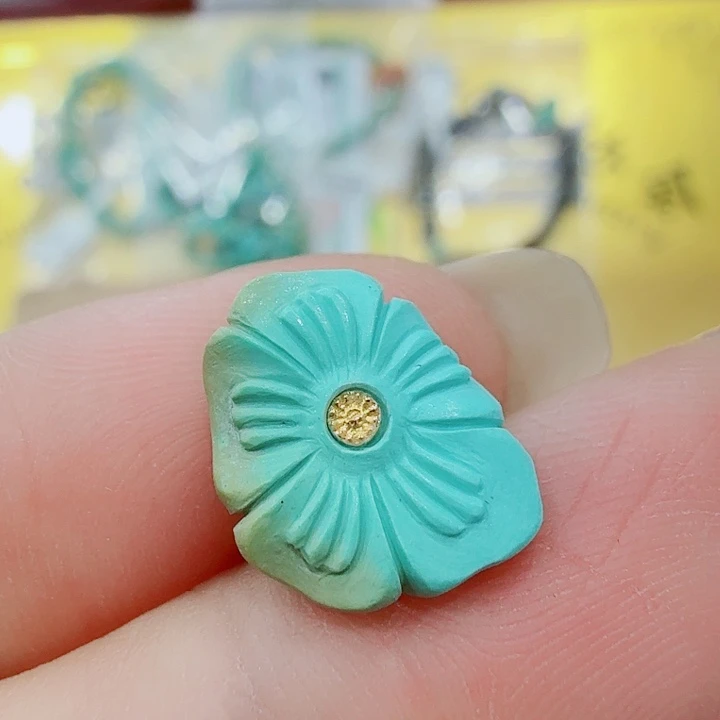 绿松石未镶嵌珠宝奇石