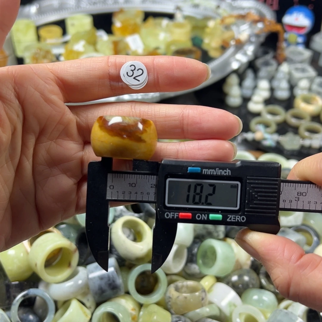 蛇纹石玉未镶嵌戒指