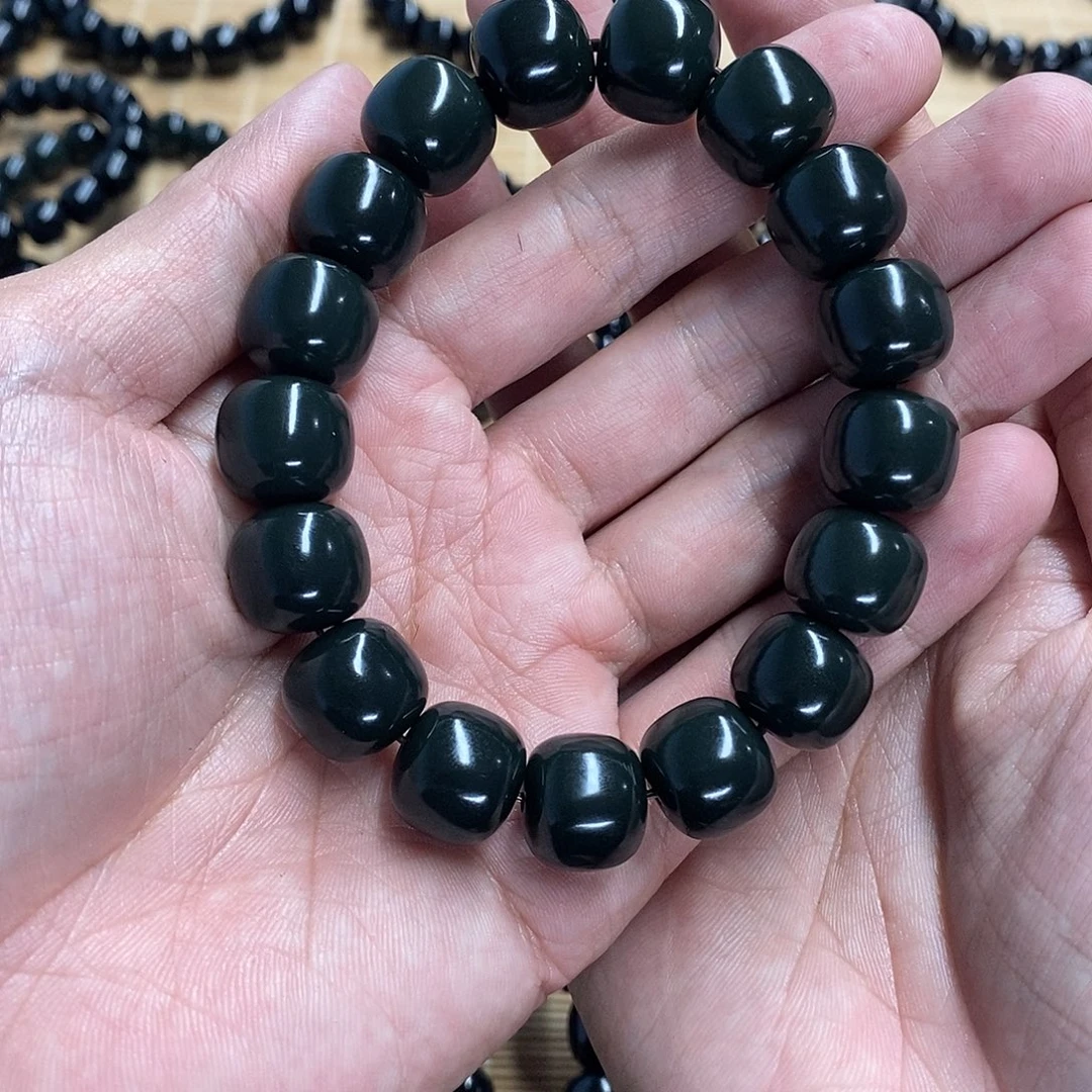 李***)和田玉未镶嵌手链