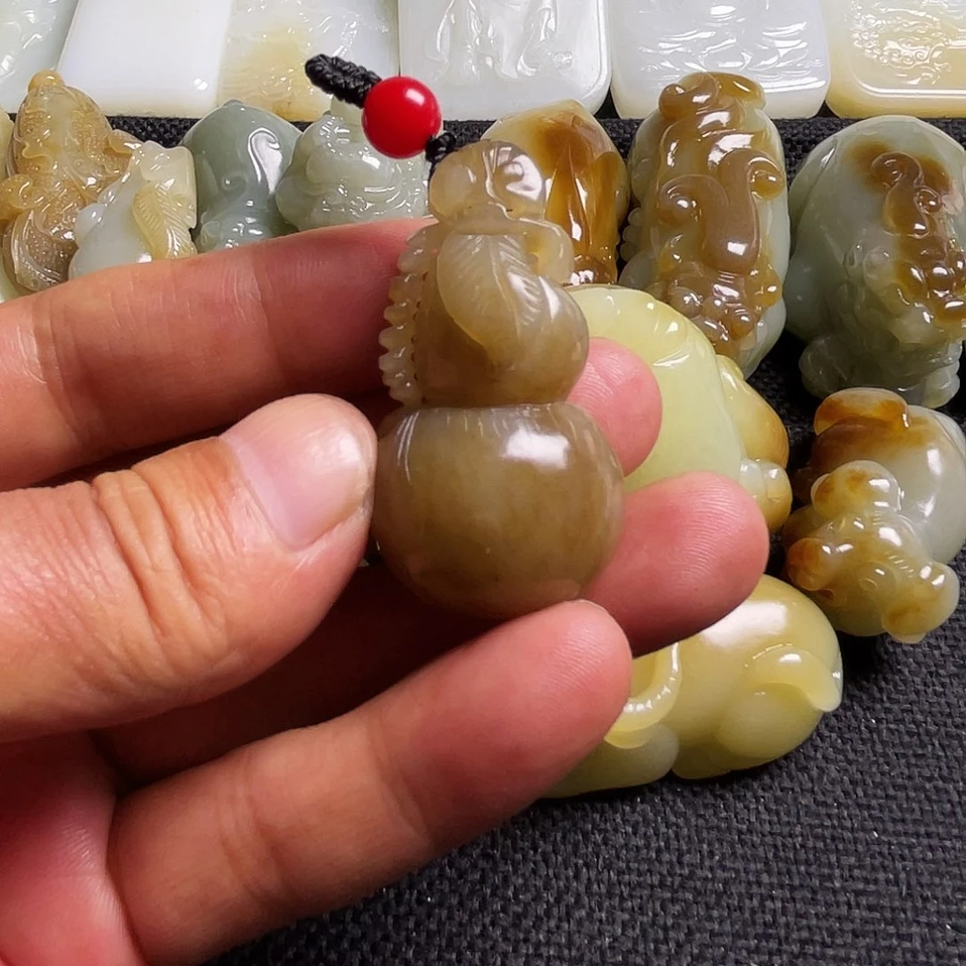 和田玉未镶嵌吊坠(不含链)