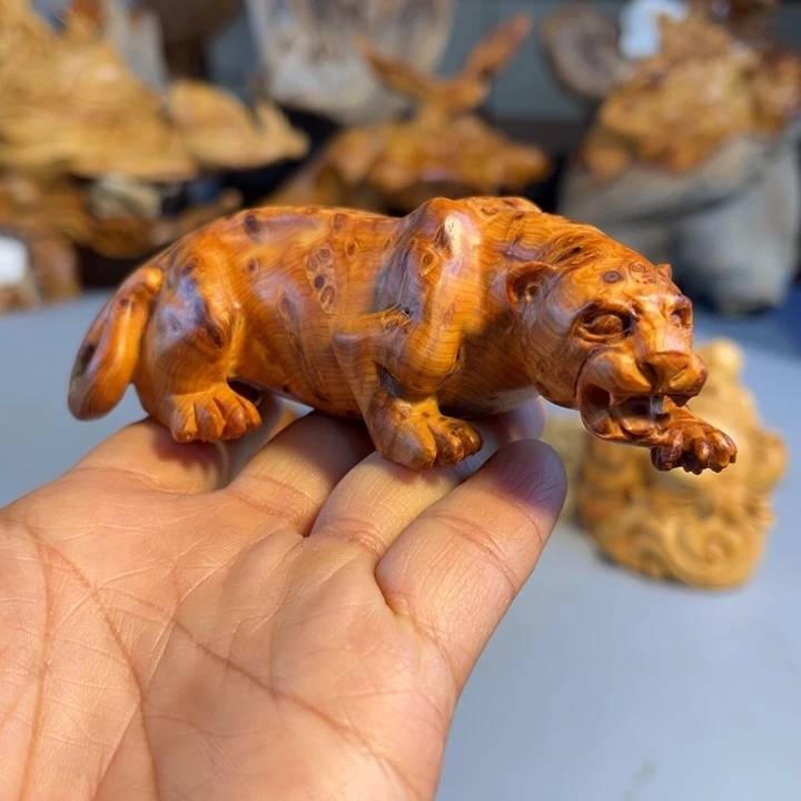 阿***谋柏木（崖柏）根雕工艺品