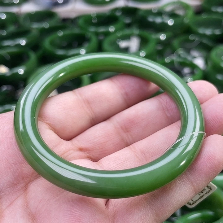 未镶嵌手镯和田玉（碧玉）