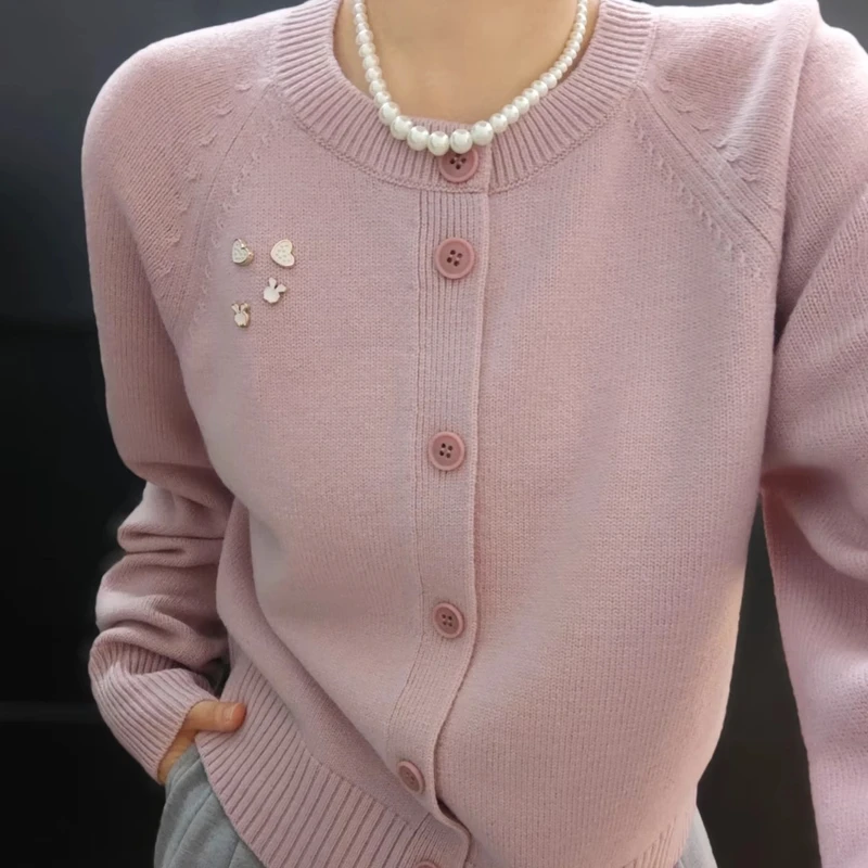 AMASS阿玛施25年早春新款保暖气质简约百搭圆领针织衫开衫548033