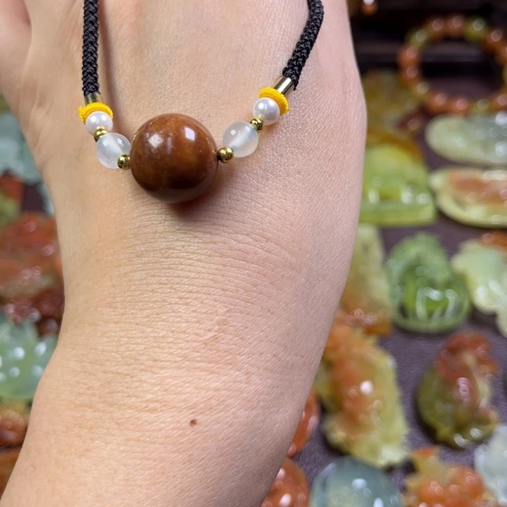 蛇纹石玉颈饰未镶嵌