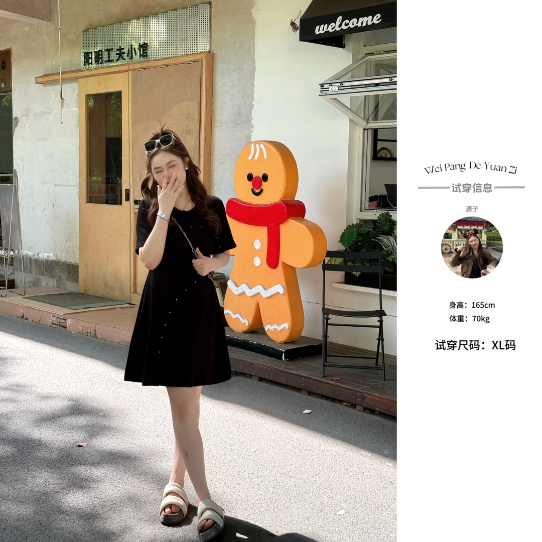 楠序【私有腔调】源子微胖女装 2025年夏装显瘦小黑连衣裙女YZ35214