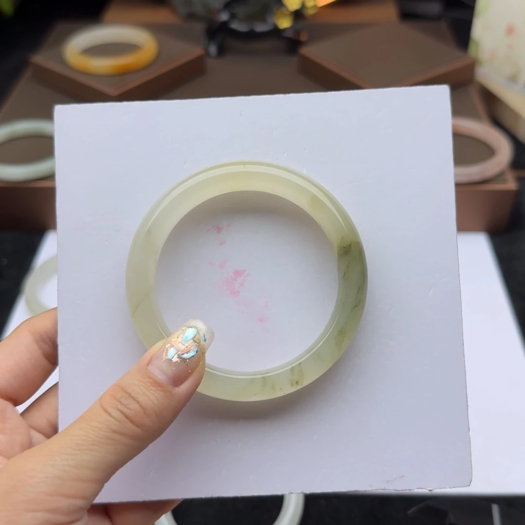 石英质玉手镯未镶嵌仿**号