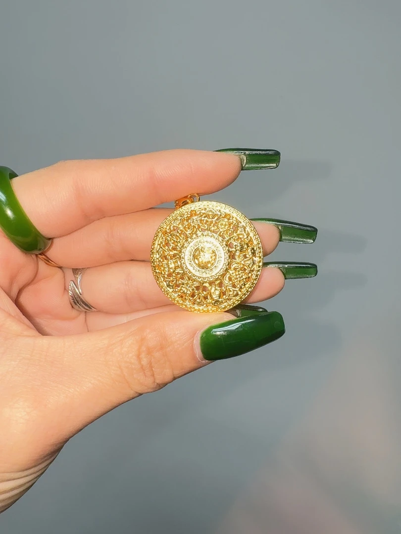 水贝不二八宝盘吊坠