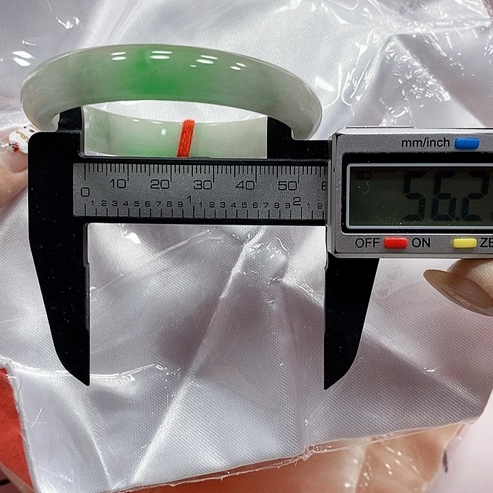 翡翠手镯未镶嵌89