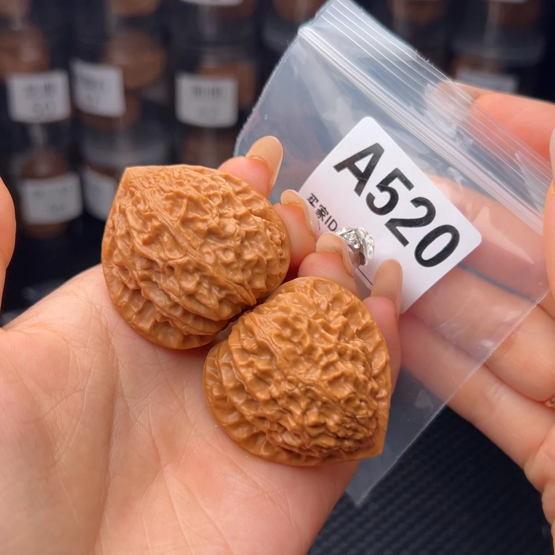 文玩核桃把件金牛41