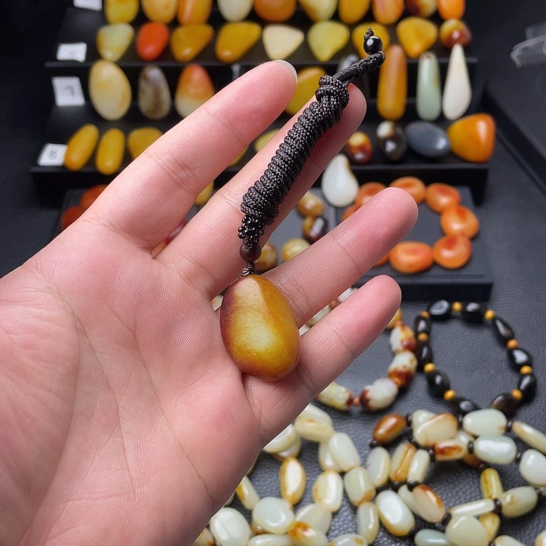 和田玉吊坠(赠链)未镶嵌