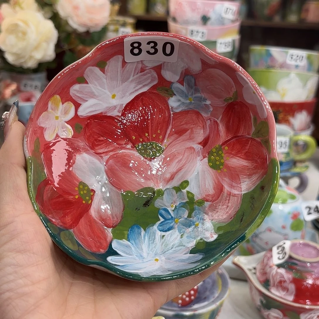 瓷片在这个充满生机又神秘美丽