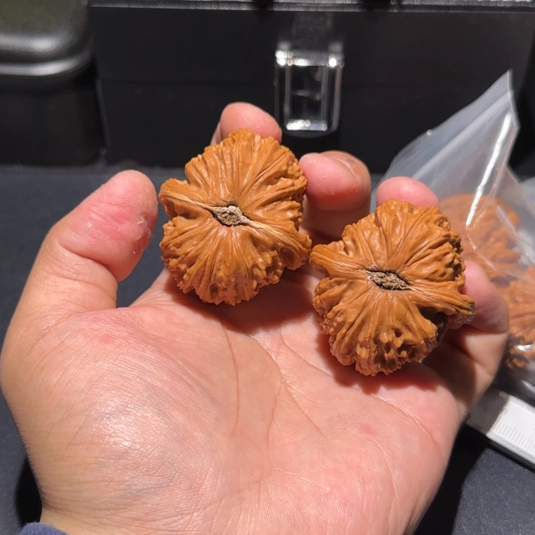 爱***海吊坠文玩核桃白狮子