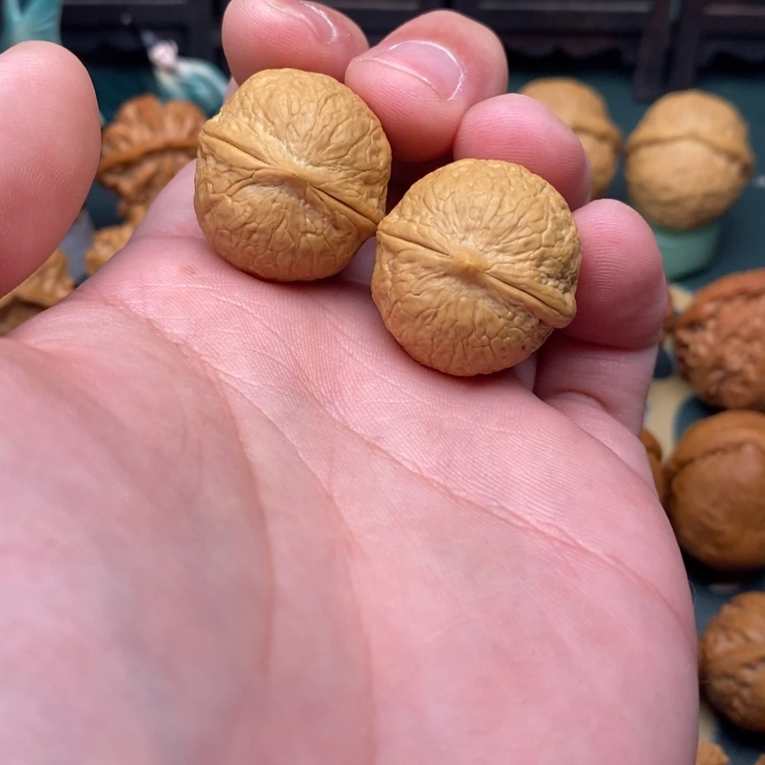 文玩核桃把件蛇皮球