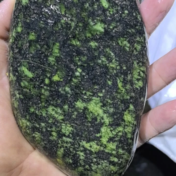 德***哥木藏玉药王石原石一个